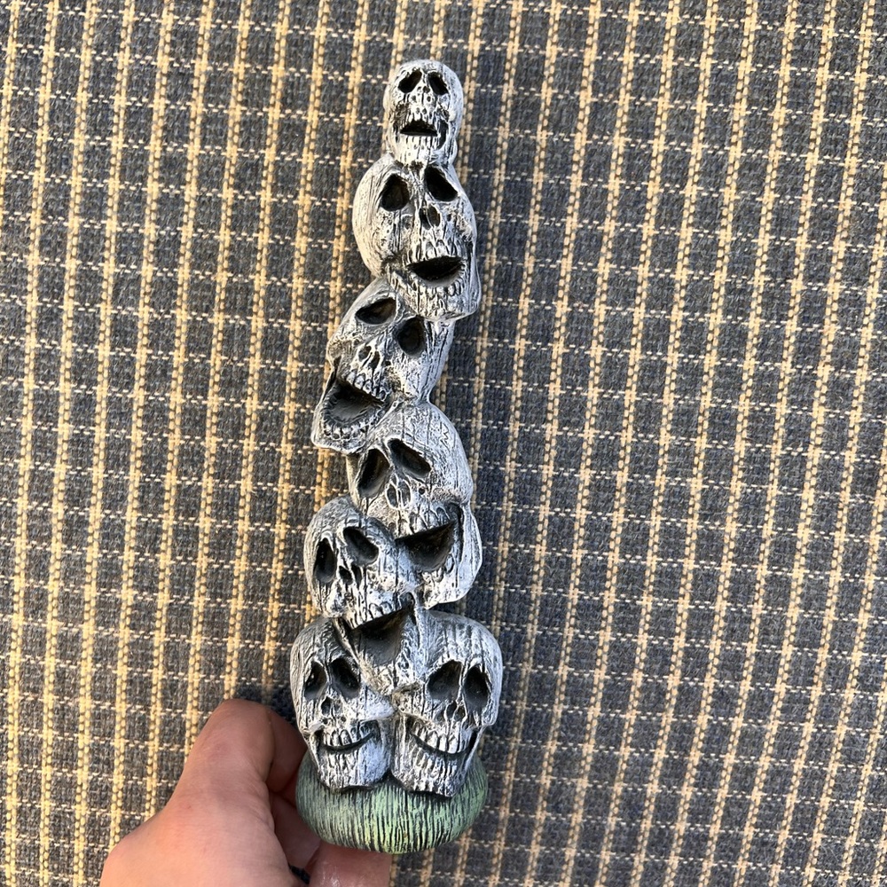 Skeletons, ceramic